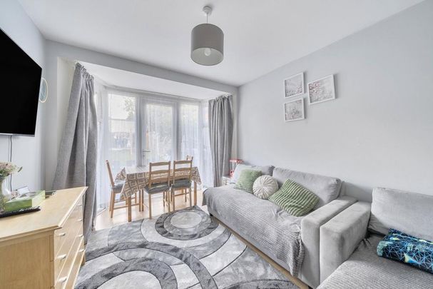 3 bedroom semi-detached house to rent - Photo 1