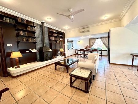Excellent 4 Bedroom house / villa for rent in Albufereta, Costa Blanca - Photo 2