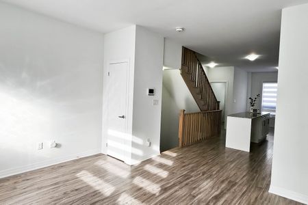 For Lease - 1630 Pleasure Valley Path, Oshawa, Ontario - Photo 2