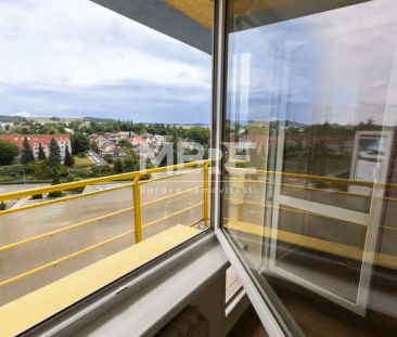 Světlý byt 2+kk s balkonem a krásným výhledem | Bruntál - Photo 6