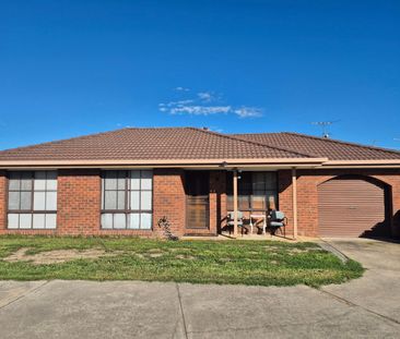 Comfortable & Secure 2-Bedroom Unit in Prime Location - Photo 2