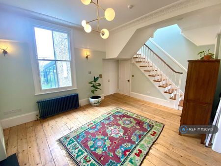 4 bedroom terraced house to rent - Photo 5