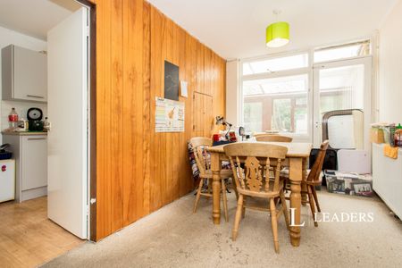 mid-terrace to rent Acrefield Drive, CB4 - Photo 2