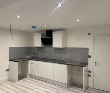 1 Bed Flat, Cranbrook Road, IG6 - Photo 3