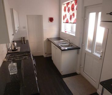 Burder Street - Photo 2