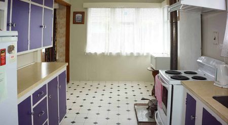 Three Bedrooms - Allenton - Photo 4