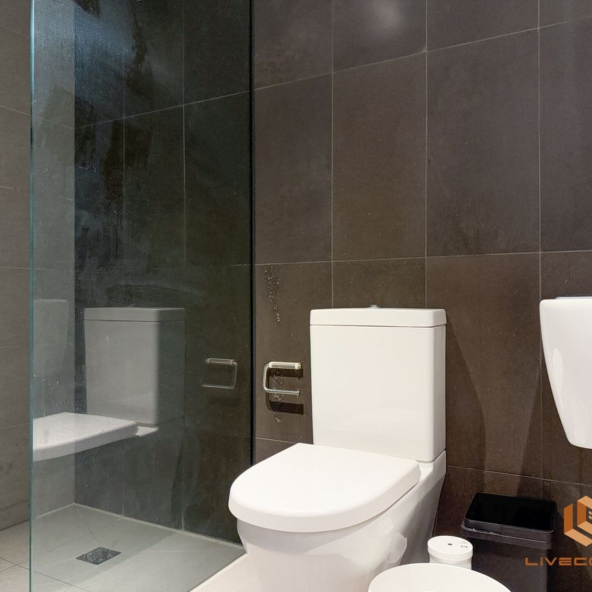 West Melbourne - Photo 1