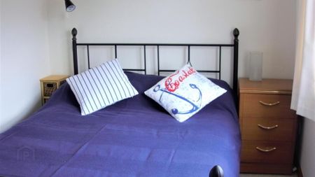 HOLIDAY, 5 Hopefield Avenue, Portrush, BT56 8HB - Photo 3