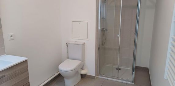 location Appartement T2 DE 41.5m² À REIMS - Photo 2