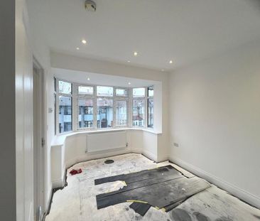 6 bedroom semi-detached house to rent - Photo 2