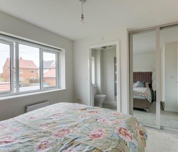 2 bedroom semi-detached house to rent - Photo 2
