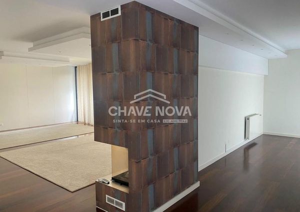 Apartamento T5 em Porto