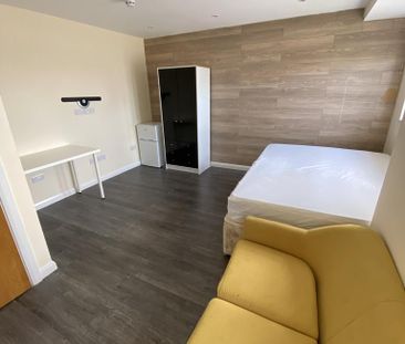 1 bedroom in a house share to rent - Photo 1