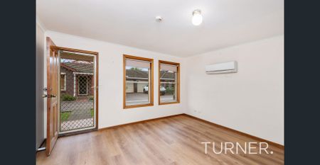 Lovely home in a great location - set back off main road behind electric gates - Photo 2