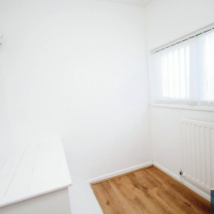 2 bedroom end of terrace house to rent - Photo 1