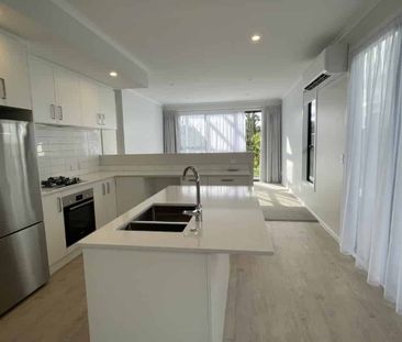 Stunning Home in Kenepuru - Photo 5