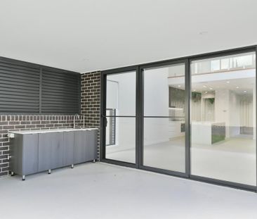 Near New 4 Bedroom Home! - Photo 6