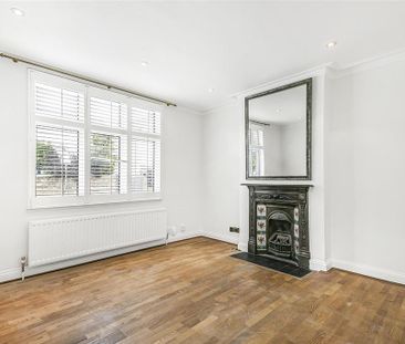 3 bedroom detached house to rent - Photo 2