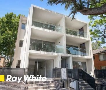 Modern 2 Bedroom Apartment - Photo 4