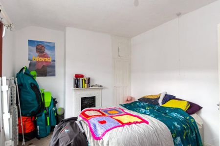 4 bedroom terraced house to rent - Photo 4