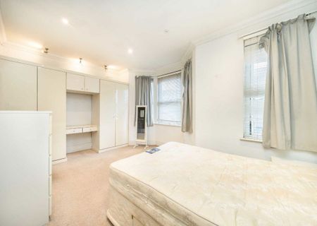 Alexandra Road, SW19 7JY, London - Photo 2