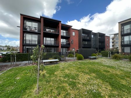 204/38C Fraser Ave, Northcote - Photo 4