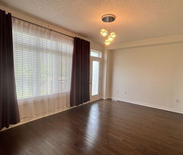 For Lease - 74 Beechborough Crescent, East Gwillimbury, Ontario - Photo 3