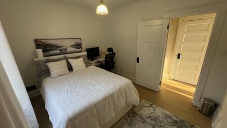 For Lease - 96 Hollywood Crescent, Toronto, Ontario - Photo 4