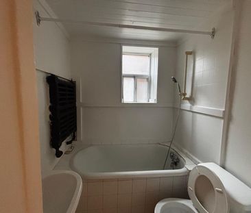 For Lease - 2449 Queen Street Unit# 3, Toronto, Ontario - Photo 5