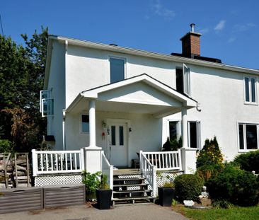 103 Ch. du Bord-du-Lac-Lakeshore - Photo 2