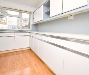 2 bedroom end of terrace house to rent - Photo 6