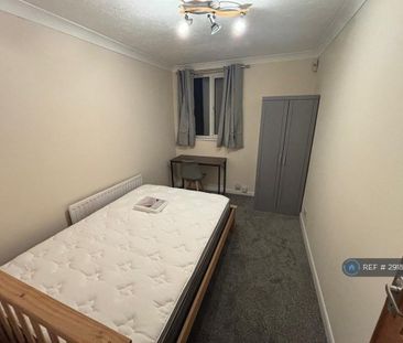3 bedroom semi-detached house to rent - Photo 2