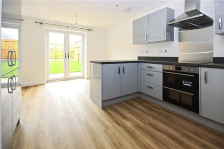 3 bedroom detached house to rent - Photo 5