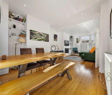 3 Bedroom House - Mid Terrace - Photo 3