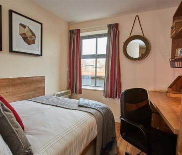 1 bedroom in a flat share to rent - Photo 6