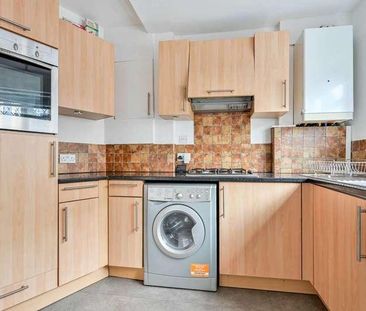 Station Approach, West Byfleet, KT14 - Photo 4