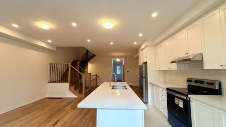 For Lease - 16 Anna Russell Way, Markham, Ontario - Photo 2