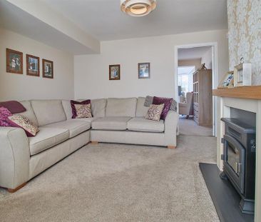 3 bedroom semi-detached house to rent - Photo 1