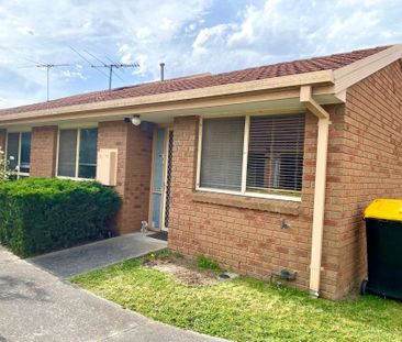 Modern & Clean Single Level Two Bed Home - Photo 3