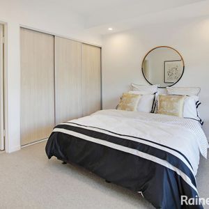 Modern 2 Bedroom + Study! - Photo 2