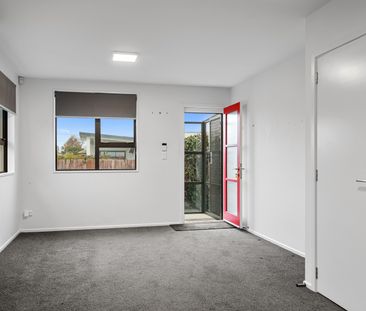 Modern Two Bedroom Unit - Photo 1