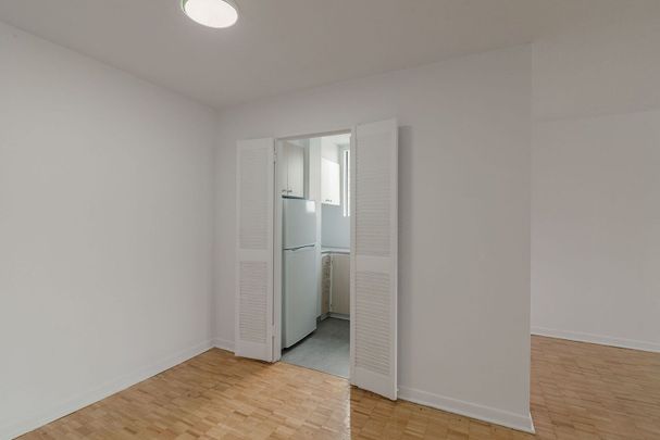 1975 Maisonneuve Blvd West, Montréal, QC - Photo 1