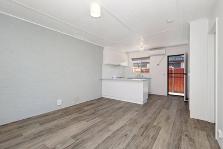 RENOVATED ONE BEDROOM UNIT - Photo 5