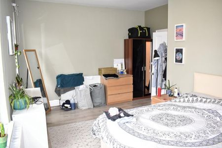 4 bedroom terraced house to rent - Photo 5