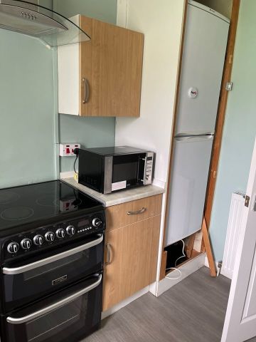 3 Bed Flat, Manor Drive, AB16 - Photo 2