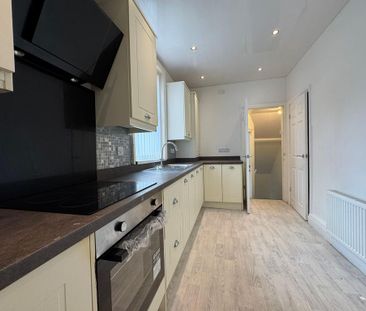 3 bedroom flat to rent - Photo 6