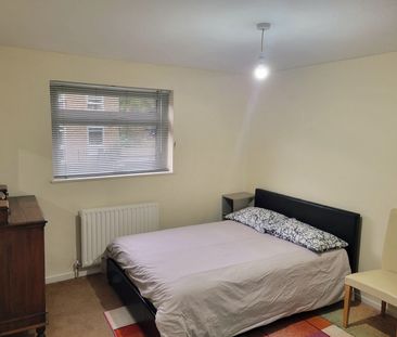 Room in a Shared House, Jenson Way, SE19 - Photo 2