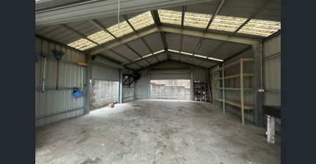 HIDDEN GEM IN SOUTH GLADSTONE WITH OCEAN VIEW - Photo 4