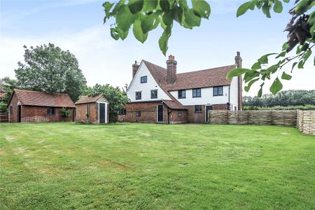 A beautifully presented family home set in a desirable rural location - Photo 3