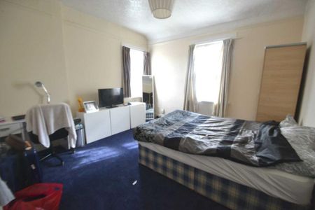 5 bedroom detached house to rent - Photo 5